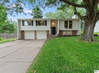 621 S 152nd Cir, Omaha, NE 68154