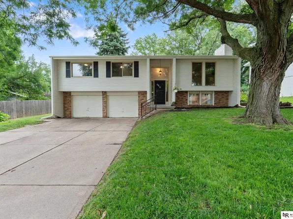 621 S 152nd Cir, Omaha, NE 68154