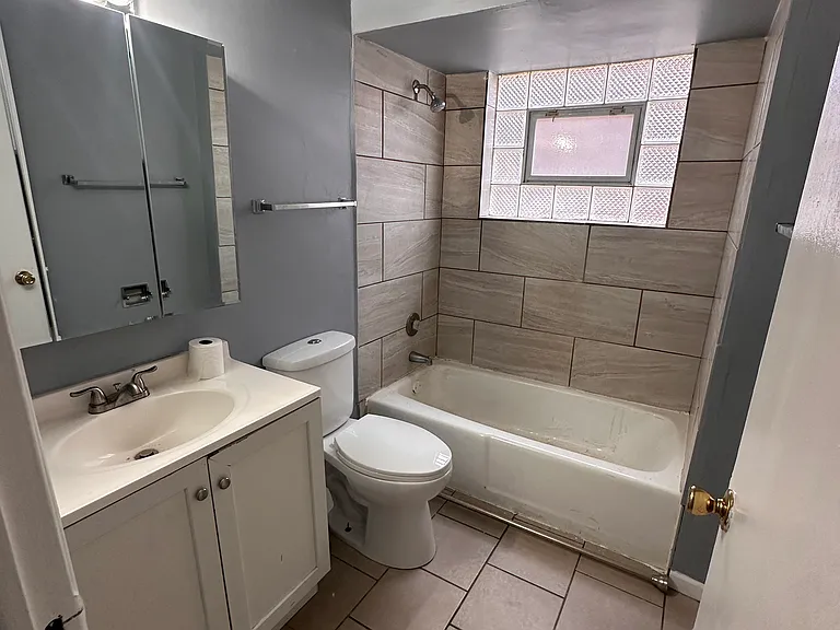 1930 Pulaski Rd #3W — Photo 8