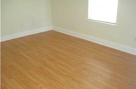 3rd image of 909 E Johnson Ave