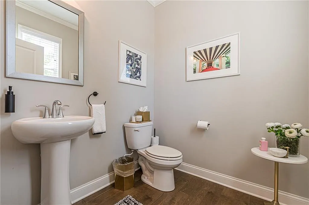4 bed, 3.5 bath, 2680 sqft, $3,500 — Photo 4