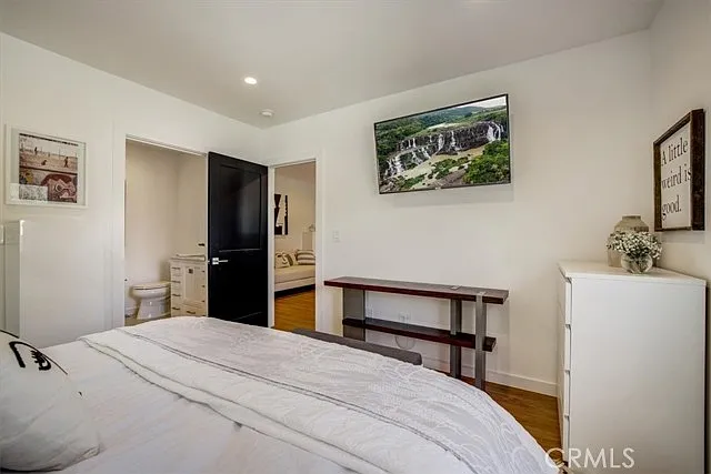 13504 Chandler Blvd — Photo 4