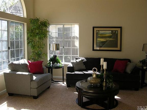 2nd image of 130 Oak Brook Ct