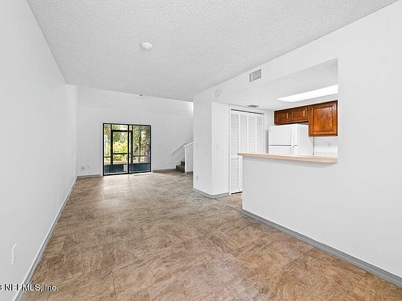 5th image of 7641 JANA Lane S