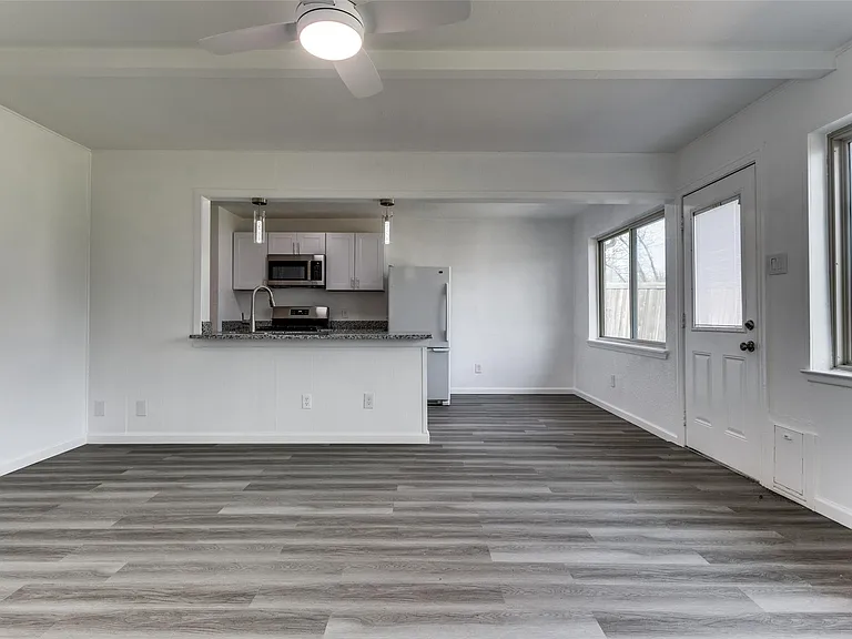 1606 W Shore Dr — Photo 7