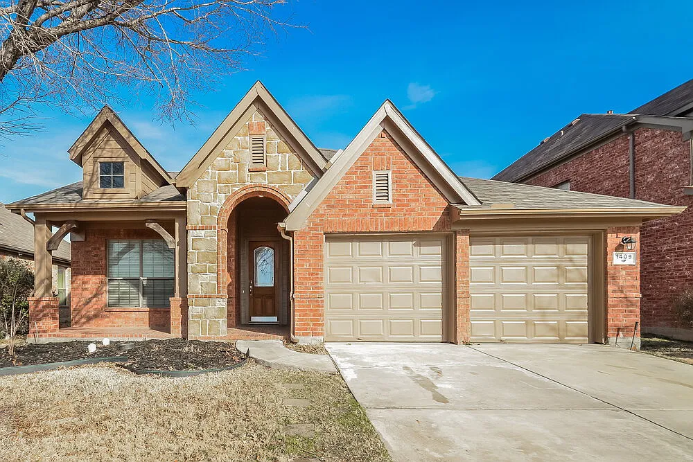 4 bed, 3.0 bath, 2657 sqft, $2,610 — Photo 1
