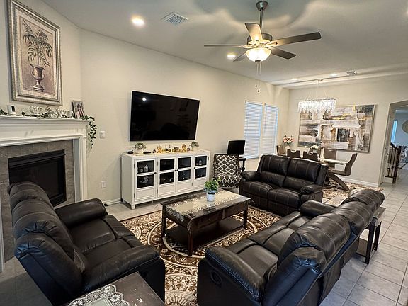 3rd image of 1621 Millican Ln