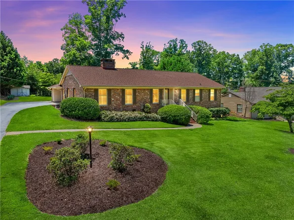 112 Marlin Dr, Spartanburg, SC 29307