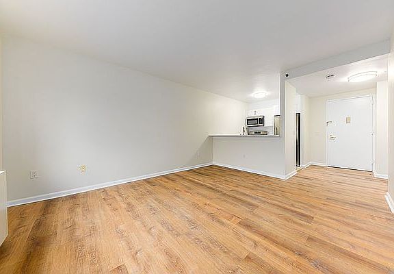 3rd image of 7525 153rd St APT 1107
