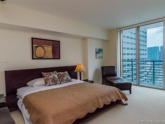 3rd image of 325 Biscayne Blvd #3220