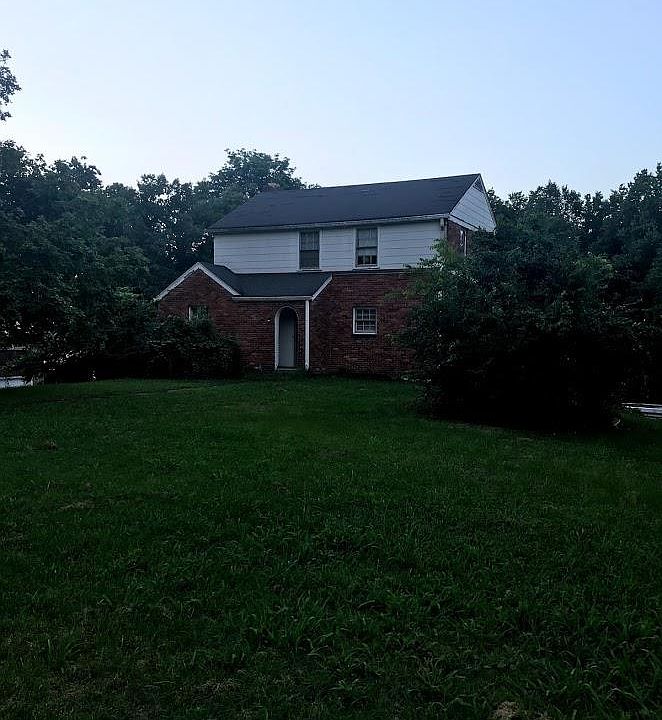 2nd image of 904 Woodmont Blvd