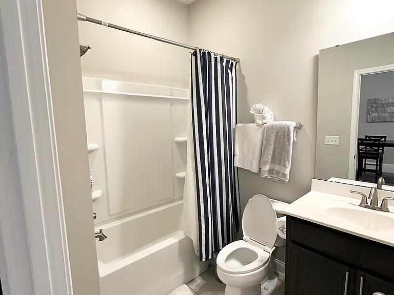 304 Fenella Dr #B — Photo 5