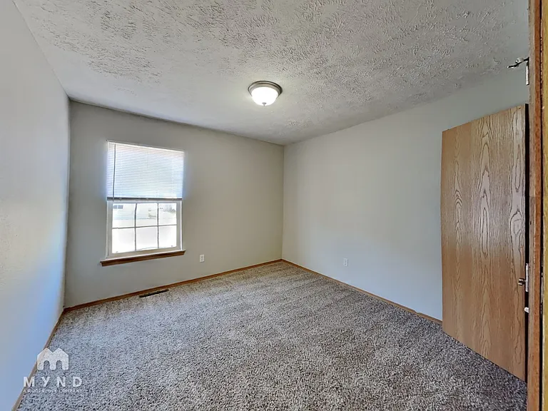 1143 S Brown Ave — Photo 15