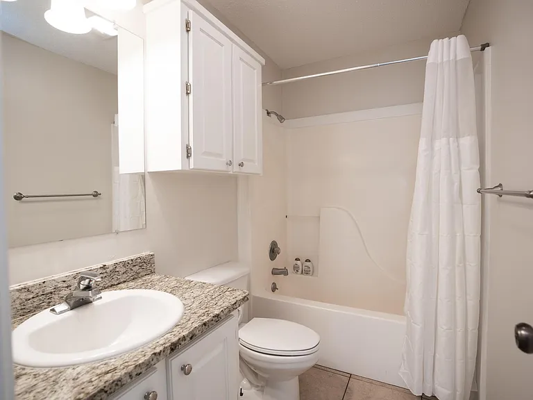 714 Center St — Photo 12