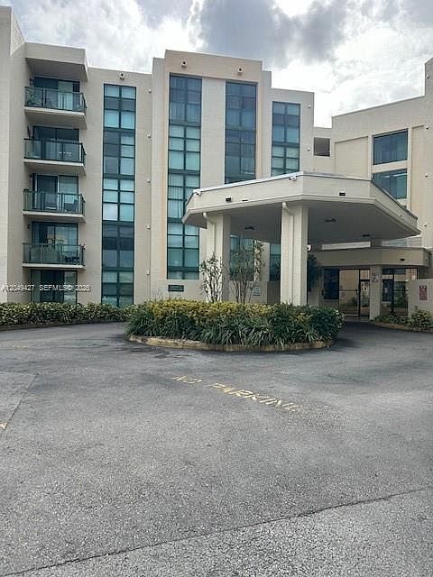 1st image of 2055 SW 122nd Ave APT 101