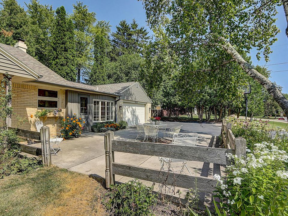 512 Heidel Rd, Thiensville, WI 53092 Zillow