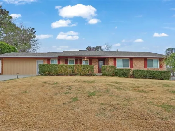 643 Rebecca St NW, Lilburn, GA 30047