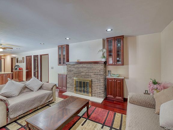 4th image of 12 Nob Hill Road