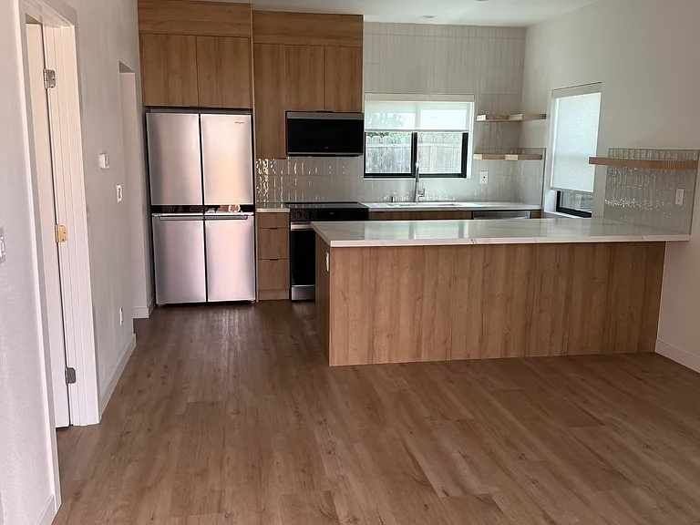 114 N Roosevelt Ave #A — Photo 6