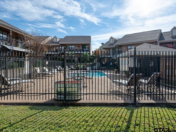 4th image of 400 S Town Dr Unit 103