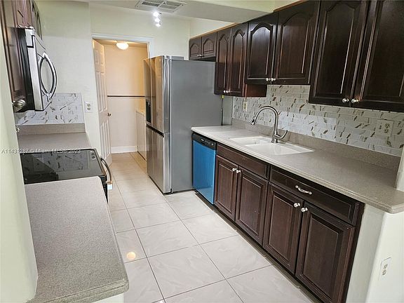 2nd image of 9451 Evergreen Pl #190