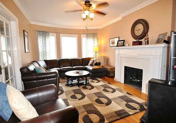 2nd image of 729 Erie St APT 3F