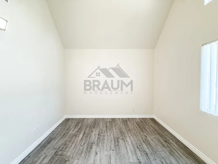 14257 Friar St — Photo 34