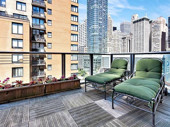 3rd image of 70 Little West St APT 8D