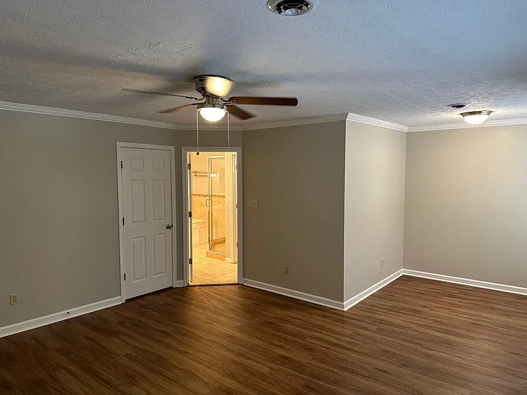 3505 Lakeside Ct — Photo 28
