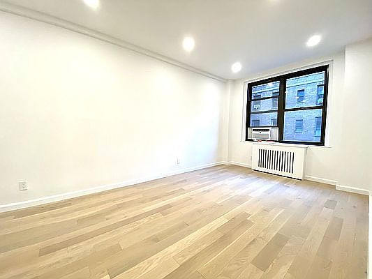 1st image of 160 E 48th St APT 9J