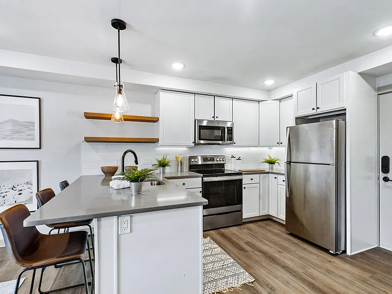 1018 Germantown Ave — Photo 9