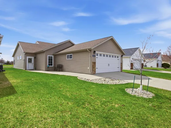 2817 35th St S, Moorhead, MN 56560