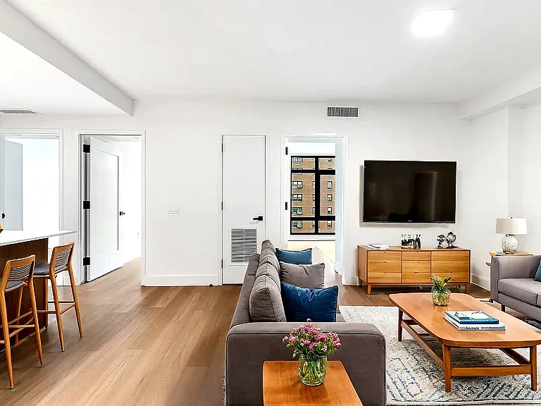 63 Pitt St #8A — Photo 1