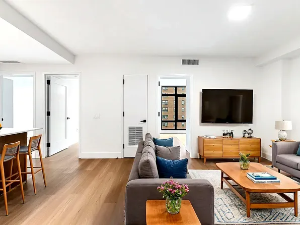 63 Pitt Street image 1 of 7