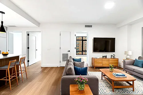 63 Pitt St Photo 1