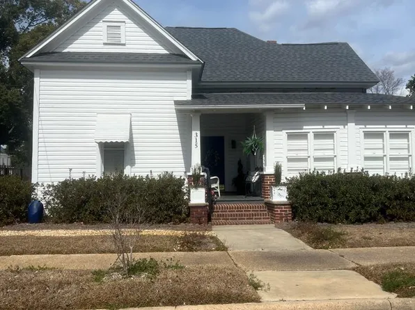315 Ashley St E, Douglas, GA 31533