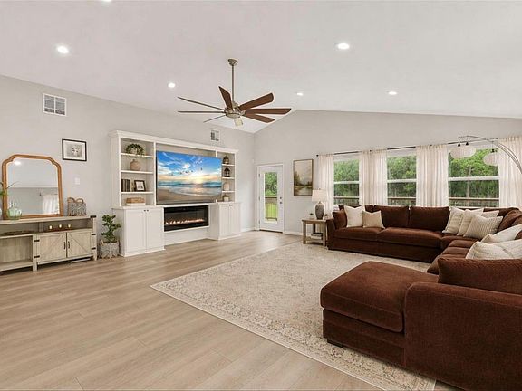 3rd image of 6310 Wickwillow Ln
