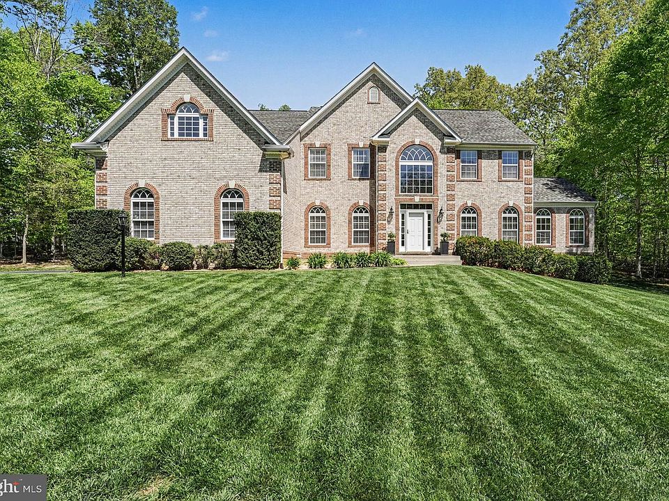 1st image of 35 Mills Hollow Dr