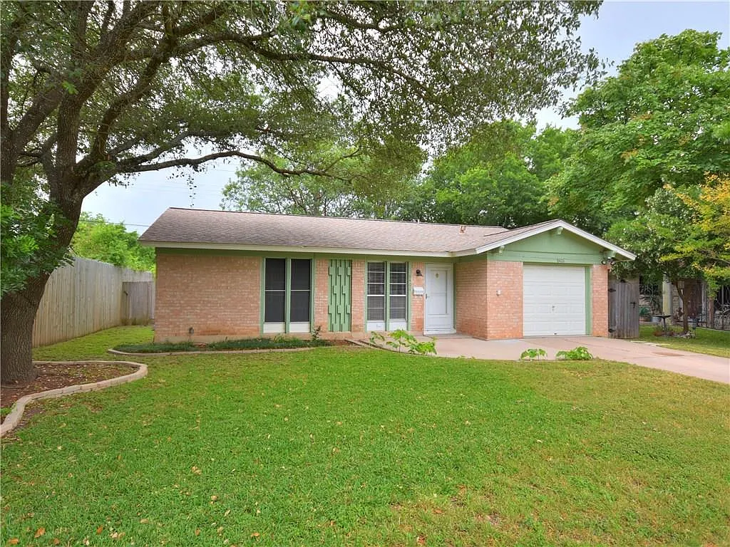 3 bed, 1.0 bath, 952 sqft, $1,995 — Photo 1
