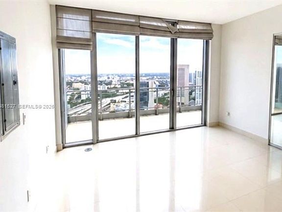 4th image of 90 SW 3rd St #Penthouse Cu-08