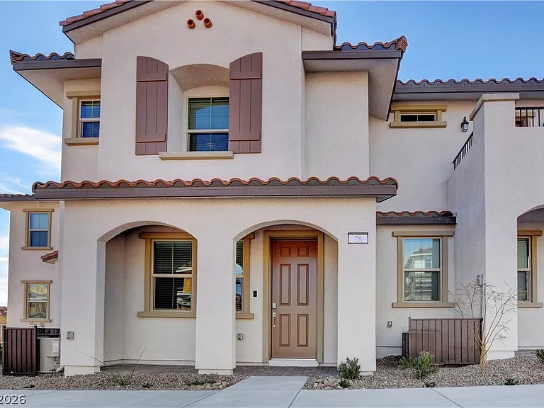 28 Lomita Heights Dr — Photo 1