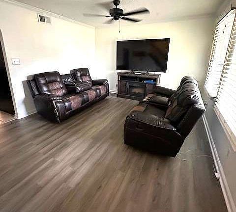 3rd image of 191 Island Dr