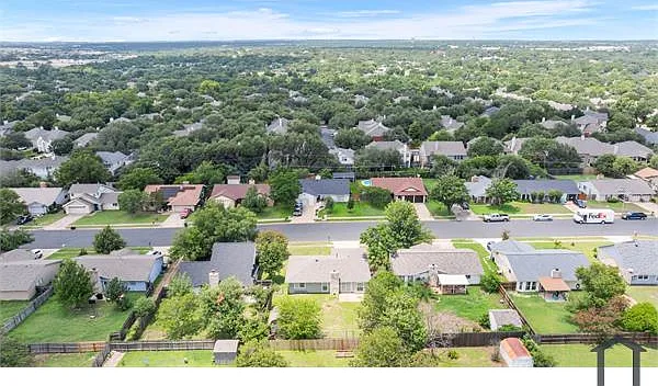 3915 Hillside Dr — Photo 26