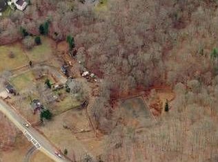 24 Toddy Hill Rd, Sandy Hook, CT 06482