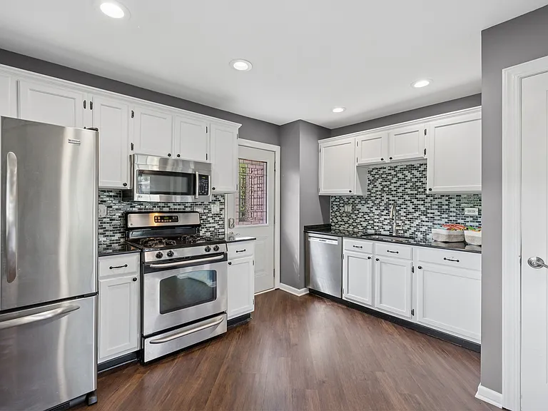 357 Council Trl — Photo 2