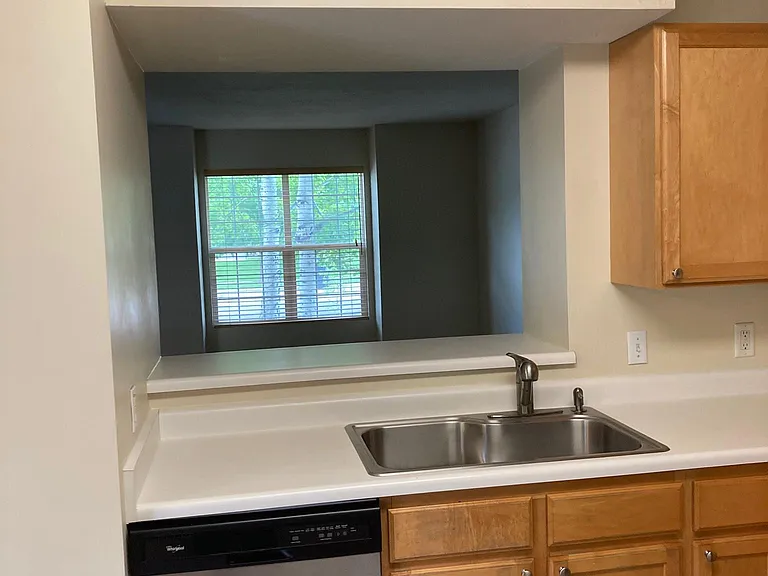 569 N 200 W — Photo 1