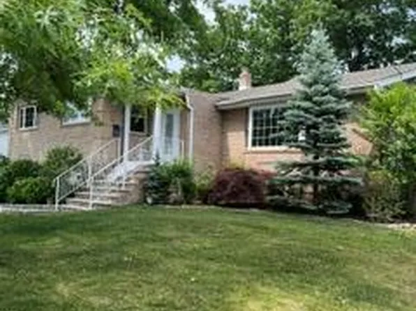 153 Charlotte Pl, Englewood Cliffs, NJ 07632