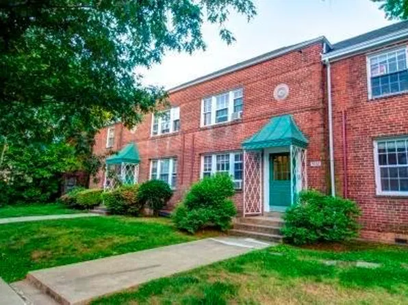 3932 W St NW, Washington, DC
