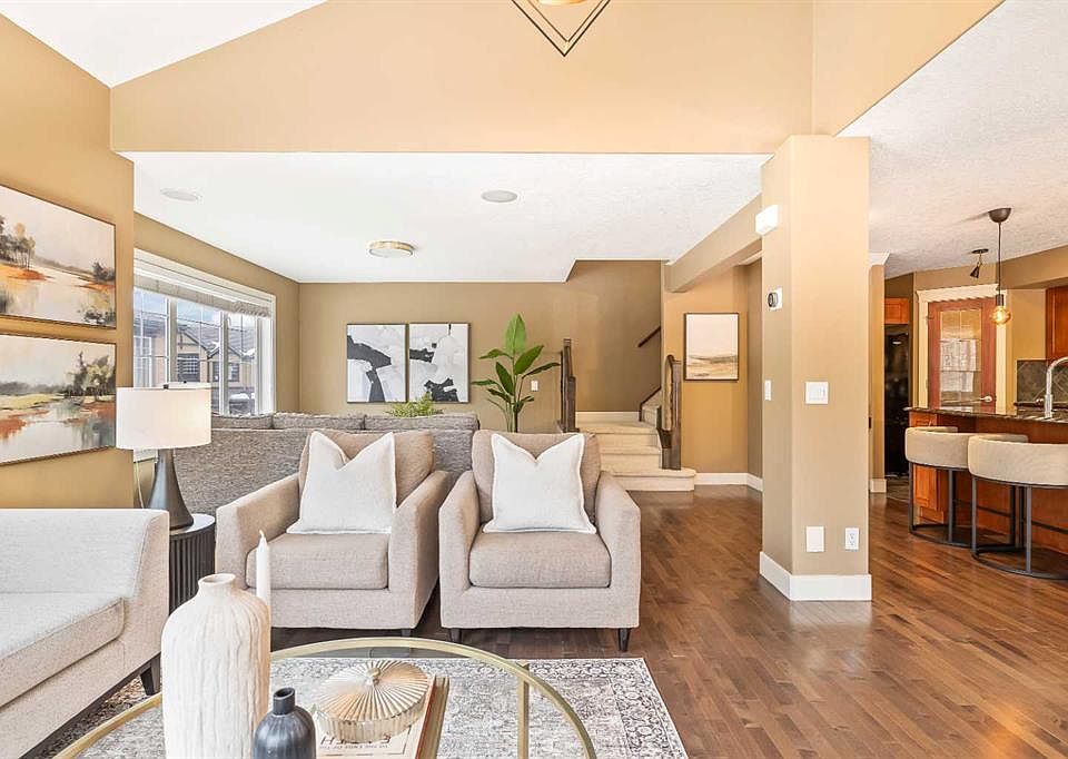 1st image of 10 SE Discovery Ridge Hl SW #402