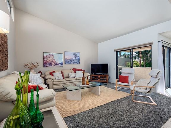 5th image of 2071 E Colombard Dr